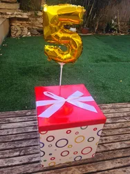 קופסת קרטון עם סרט סטן