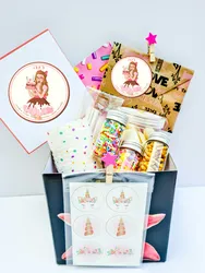 ערכת יצירה של דמויות מתוך עולמם הקסום של הילדים