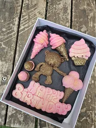 ערכת יצירה DIY להכנת עוגת גן מעוצבת עם דף סוכר, קצפת ואלמנטים