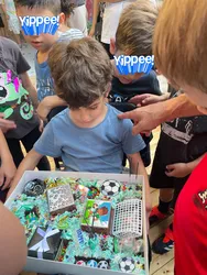 מארז מעוצב "עוגת גן" והפתעות