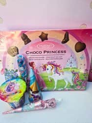 טילון חד קרן, מטריית שוקולד, ביסקוויטים וסוכריית חד קרן