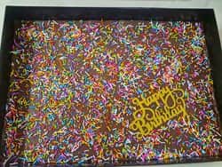 שוקולד עם גאנש וסוכריות קישוט