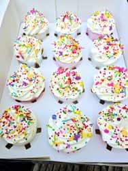 קצפת צבעונית עם סוכריות קישוט