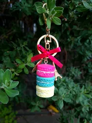 מחזיק מפתחות מקרונים