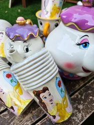 כוסות ממותגות חד"פ היפה והחיה